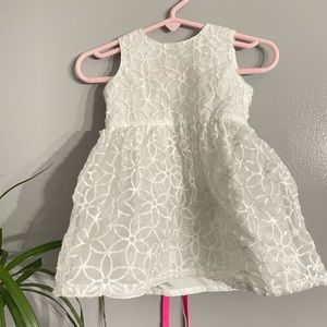 White baby girl dress please see pic for patterns